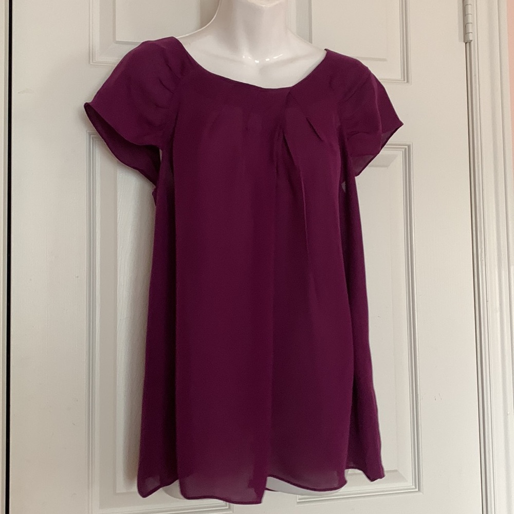 Purple flowy Banana Republic top in Large